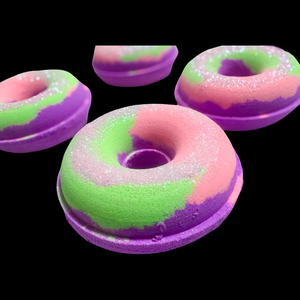 Freesia & Summer Berries Donut Bath Bomb 🍩